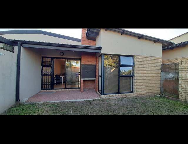 2 BEDROOM TOWNHOUSE RENTED IN COTSWOLD